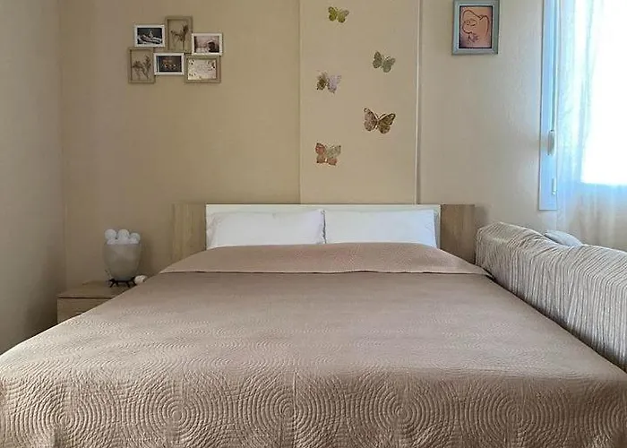 Feels Like Maniákoi