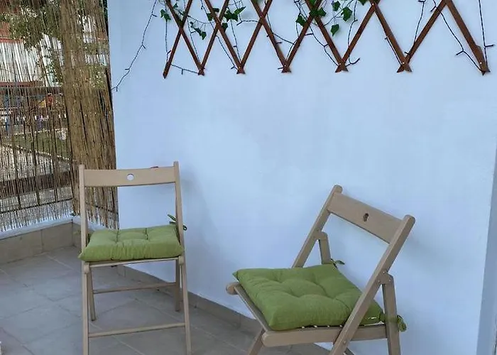 Appartement Feels Like Maniákoi